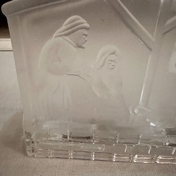 Vintage All the Trimmings embossed crystal nativity scene w silver star. - Picture 2 of 10